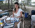 A bióloga Ana Tourinho fala sobre sua pesquisa com Aracnídeos durante a Expedição Mariuá-Jauaperi.