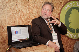 O analista de conservação do WWF-Brasil, Ricardo Russo, durante a apresentação da pesquisa
