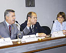 Na mesa: senador Rodrigo Rollemberg (PSB-DF); Celso Vainer Manzatto, da Embrapa; e presidente da Sociedade Brasileira para o Progresso da Ciência, professora Helena Bonciani Nader.