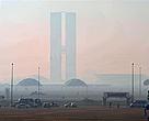 Fumaça cobre a Esplanada dos Ministérios e o Congresso Nacional, em Brasília (DF)
