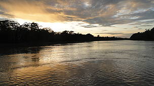 Amanhecer no rio Purus, nas proximidades do município de Boca do Acre (AM)