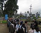 As enormes filas marcaram o primeiro dia do encontro em Nairóbi