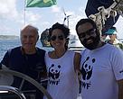 Equipe do WWF-Brasil em Noronha visita o veleiro Kat, da Família Schurmann, em visita a ilha