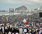 Mais de 3 milhões de pessoas assistiram à Missa de Envio, realizada na praia de Copacabana, no encerramento da Jornada Mundial da Juventude 2013.