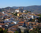 Vista geral de Ouro Preto, cidade histórica na Hora do Planeta 2015