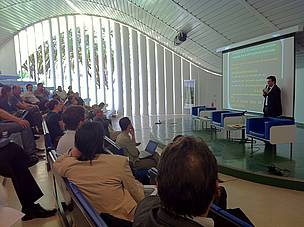 Gustavo Trindade (Instituto O Direito por um Planeta Verde) fala no seminário para jornalistas sobre o Código Florestal.