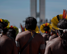 Indígenas em frente ao Congresso Nacional