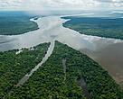 Rios Teles Pires e Juruena juntam-se e formam o Rio Tapajós. Estados do Mato Grosso, Amazonas e Pará 